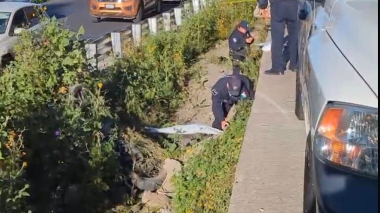 Muere motociclista en la autopista México-Puebla, derrapó y se estrelló