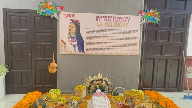 Invita Tonantzin Fernández a recorrer ofrendas en San Pedro Cholula