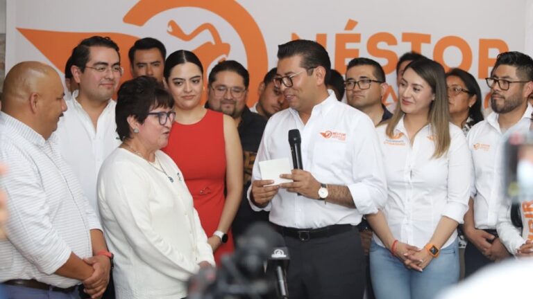 El senador Néstor Camarillo se reúne con liderazgos de Tecamachalco