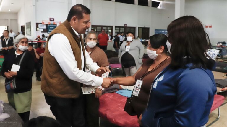 Con brigadas de salud, gobierno estatal refuerza control sanitario en la Sierra Norte