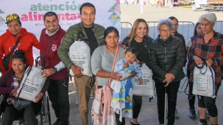 Shamy Spezia encabeza entrega de apoyos alimentarios a población vulnerable en Huejotzingo