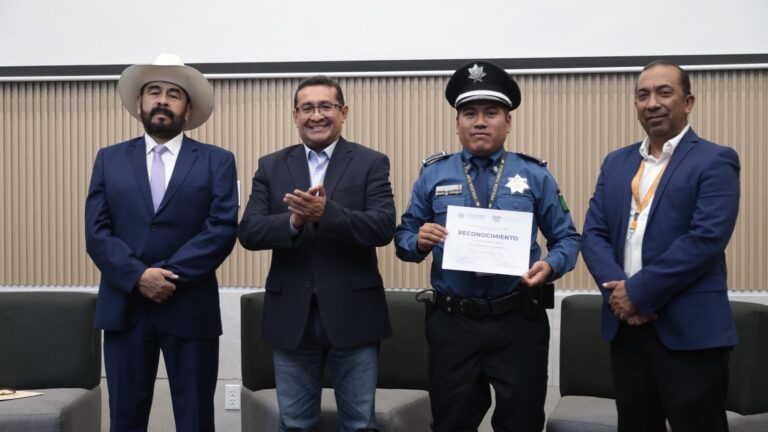 Expresa Pavel Gaspar su gratitud y reconocimiento a la labor de policías 