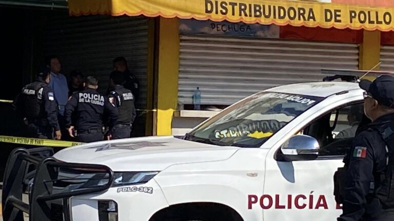 Asesinan a pollero en la Central de Abasto, fue un ataque directo