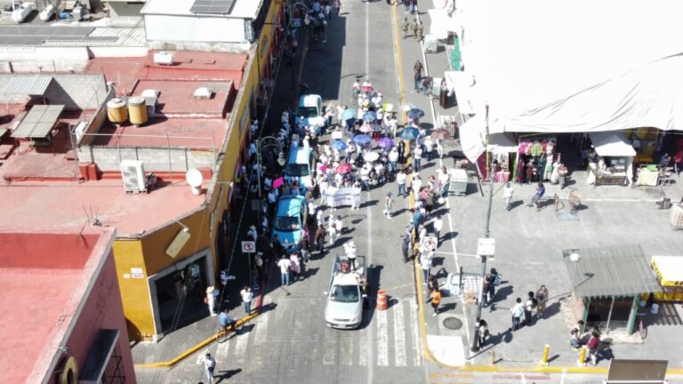 Fracasa la caminata de Roxana Luna y Alejandro Oaxaca: menos de 50 personas y cero respaldo ciudadano