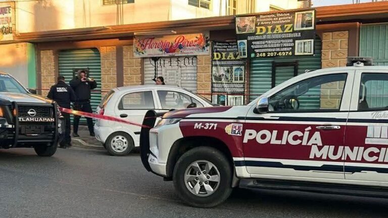 Ejecutan a taxista en Santa Rita Tlahuapan, el cuerpo quedó dentro de la unidad