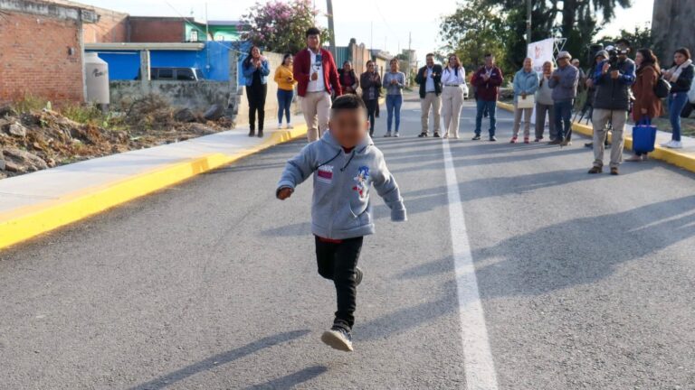 Gobierno de Tonantzin Fernández cumple con vecinas y vecinos de San Gregorio Zacapechpan