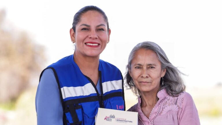 Mejora Lupita Cuautle servicios básicos en San Luis Tehuiloyocan con nueva red de electrificación