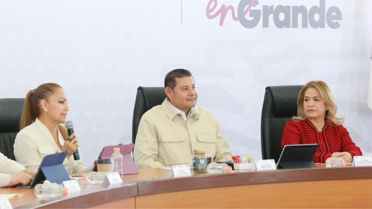 Puebla cuenta con mujeres extraordinarias, que transforman con dedicación y esfuerzo: Yadira Lira