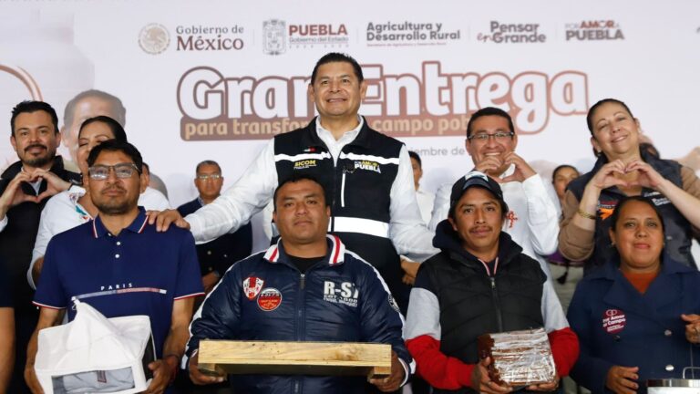 Mega entrega de apoyos al campo, acto de justicia en Puebla