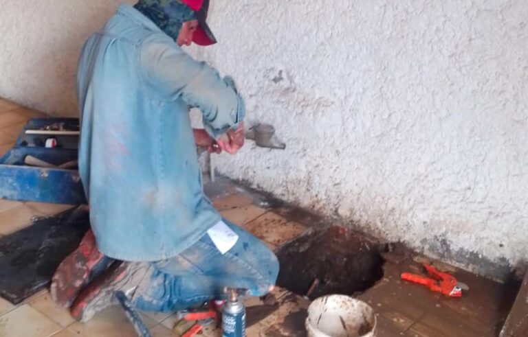 SOSAPACH atiende de manera inmediata reporte ciudadano por fuga de agua en la Zona Centro