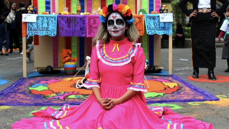 Listas ofrendas monumentales en San Andrés Cholula, invitan a visitarlas
