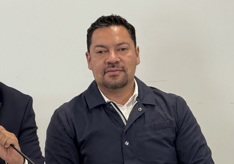 Co-gobernó PAN con huchicoleros y permitió aumento desmedido en tomas clandestinas