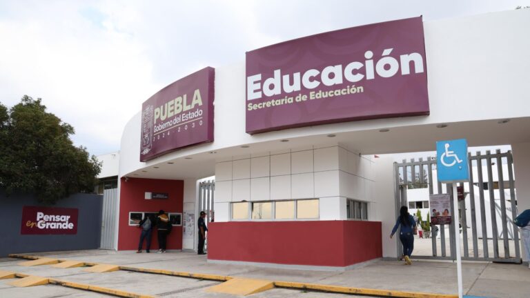 Reitera SEP apertura al diálogo con estudiantes de la Escuela Normal “Carmen Serdán”