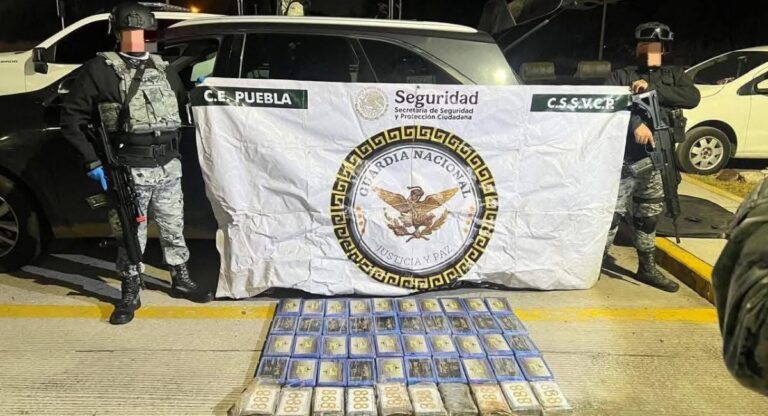 Asegura Guardia Nacional vehículo con droga en Amozoc