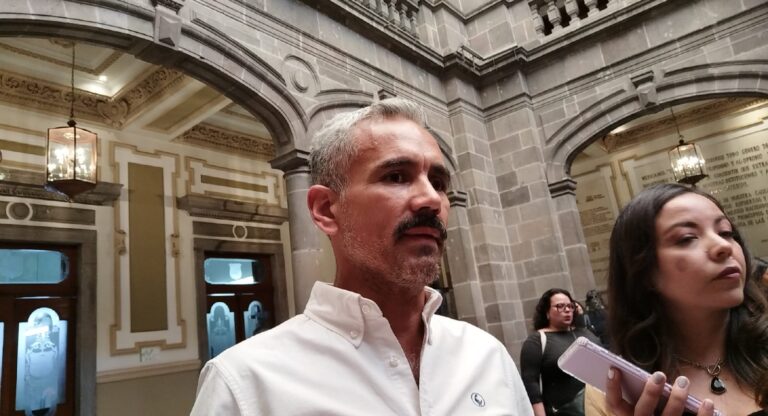 Iniciará la colocación de adornos navideños, la fachada del Palacio Municipal será la mayor atracción