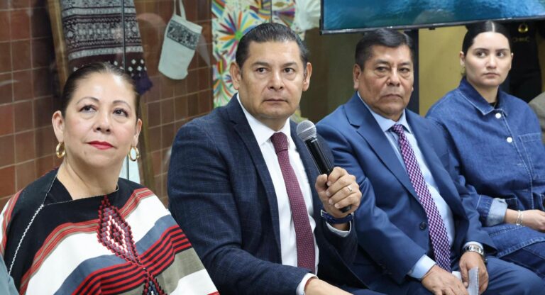 En la Sierra Norte, liberados 80 tramos carreteros; se rehabilitan tres puentes estratégicos