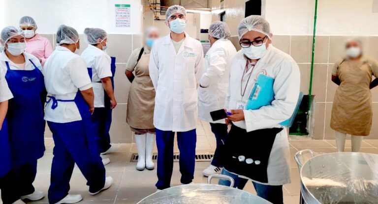 Acredita Centro Penitenciario de Serdán evaluación federal por buen manejo en alimentos
