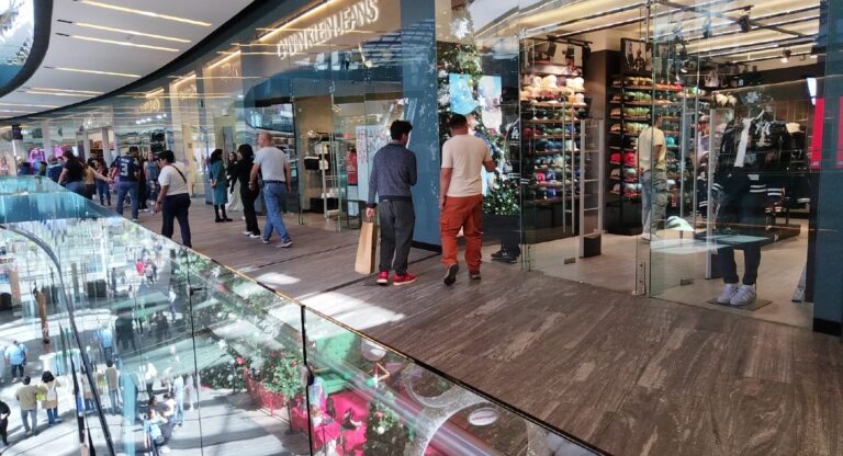 Aprovechan poblanos las ofertas y descuentos de “El Buen Fin” en Centros Comerciales