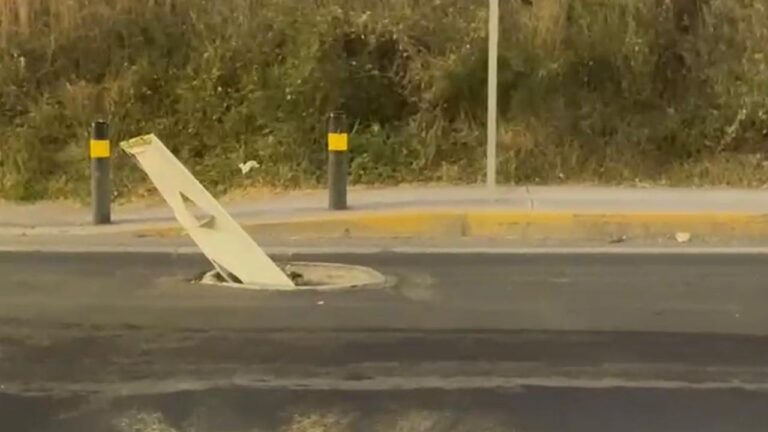 Peligro en Cuautlancingo, tapa de registro pone en riesgo a los ciudadanos