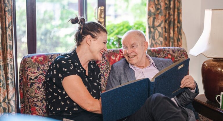 Reconocer a quienes cuidan: académica IBERO Puebla llama a fortalecer el apoyo para madres cuidadoras