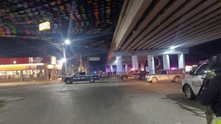 Tres policías municipales muertos en una embocada en Huixcolotla