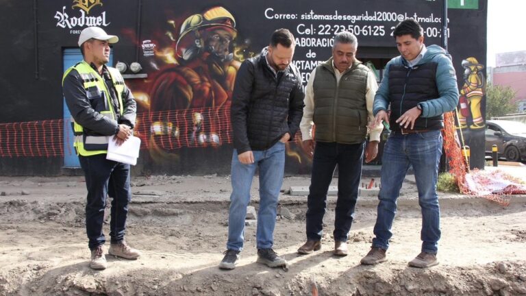 Avanza Gobierno de la Ciudad con trabajos de rehabilitación vial en Xonaca