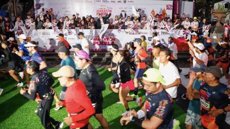 Fiesta deportiva reúne a 20 mil personas en el Maratón de Puebla 2025