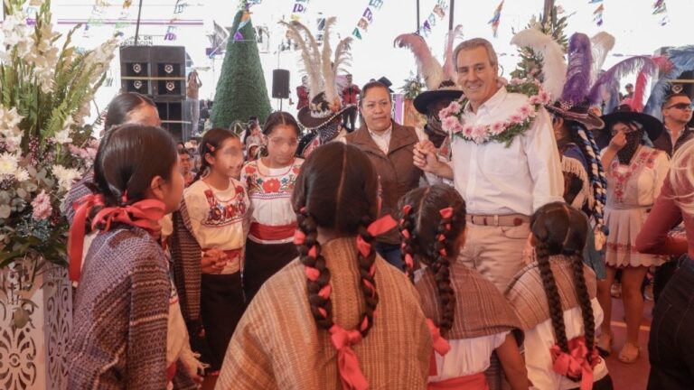 Asiste Pepe Chedraui a celebración del Día del Músico y Feria del Esquimole en Canoa