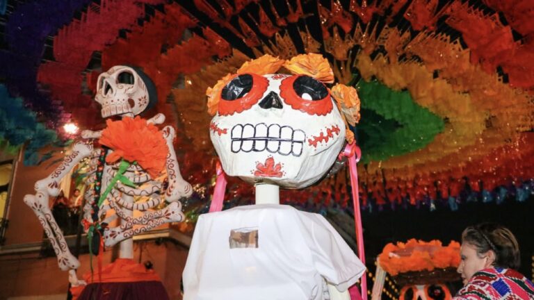Desfile “Entre Vivos y Muertos”, identidad que reafirma riqueza cultural de Puebla