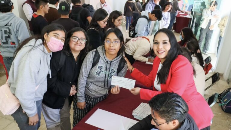 Reafirma Tonantzin Fernández su compromiso con las juventudes cholultecas