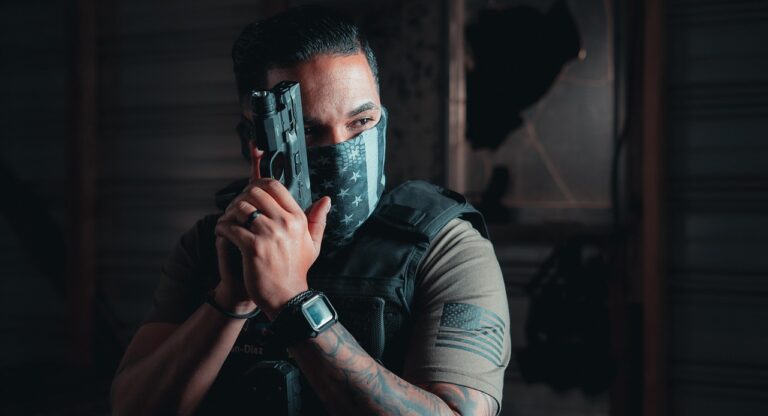 Cobro de piso o narcomenudeo.