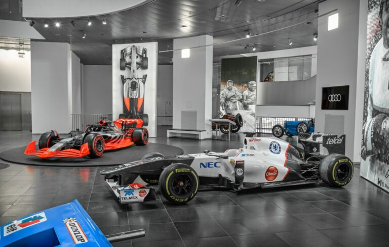 Altas prestaciones en el museo Audi mobile: nueva exposición “Legends of Grand Prix”