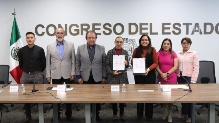 Firma Congreso convenio con la Universidad Xicotépetl