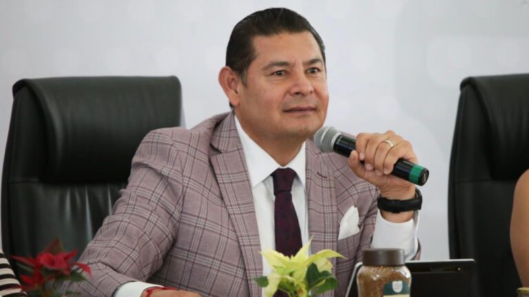 Los grupos delictivos más peligrosos son los delincuentes disfrazados de políticos: Armenta