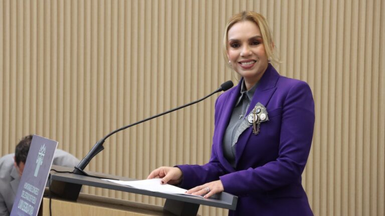 Reconocen en el Congreso a “Cayuqui”, impulsor del Festival Huey Atlixcáyotl