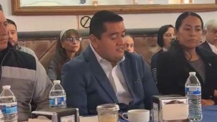 Maestros y padres de familia exigen renuncia de la directora de la Normal de Zacatlán