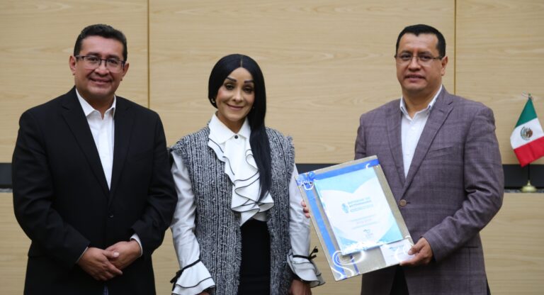 Presidenta de la Comisión de Derechos Humanos entrega al Congreso su informe de actividades