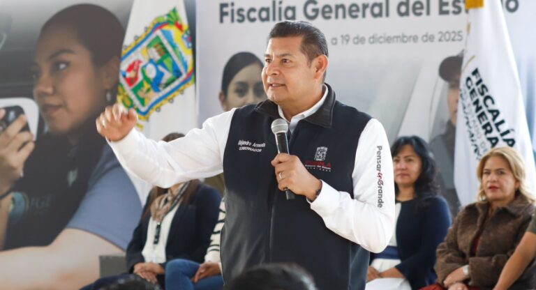 En reconocimiento a su labor, Gobierno de Puebla fortalece con unidades a la Fiscalía