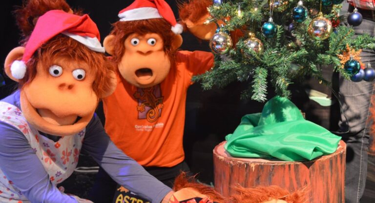 Invita Gobierno de la Ciudad a disfrutar la obra “César y el monstruo de la Navidad” en el Zócalo