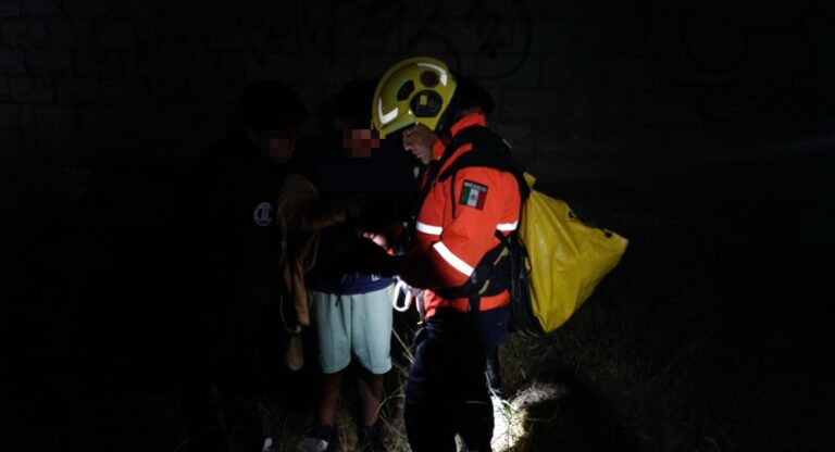 Rescatan de una barranca a tres menores, acción coordinada entre Protección Civil Municipal y Bomberos del Estado