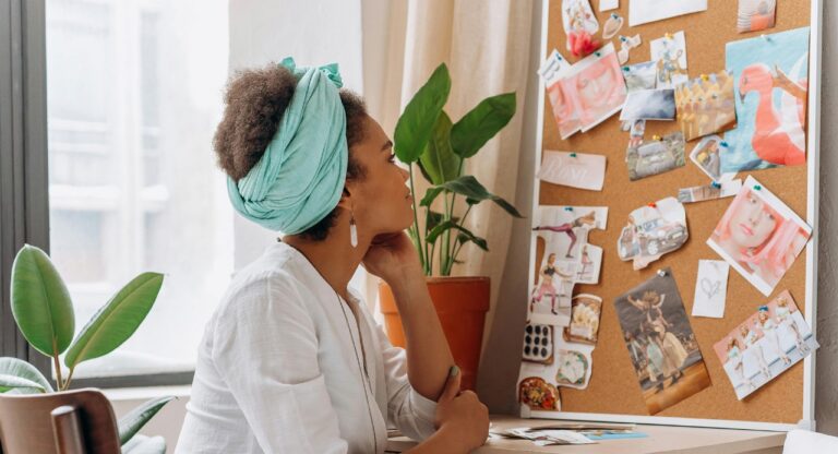 Académica IBERO Puebla explica la utilidad de los ‘vision boards’ para planear el nuevo año