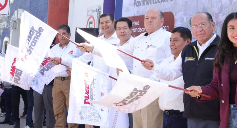 Por combate eficaz al huachicol, PEMEX aumenta donación de materiales para pavimentación en Puebla