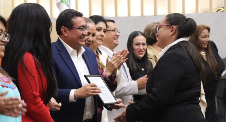 Entrega Congreso del Estado Medalla Ángeles Espinosa Yglesias 2025