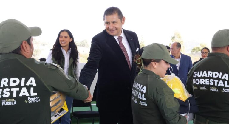 El Gobierno de Puebla salva vidas; Armenta incentiva a los héroes forestales