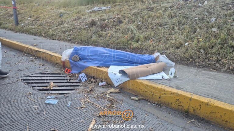 Hallan cadáver bajo un puente en Amozoc, tenía un mensaje amenazante