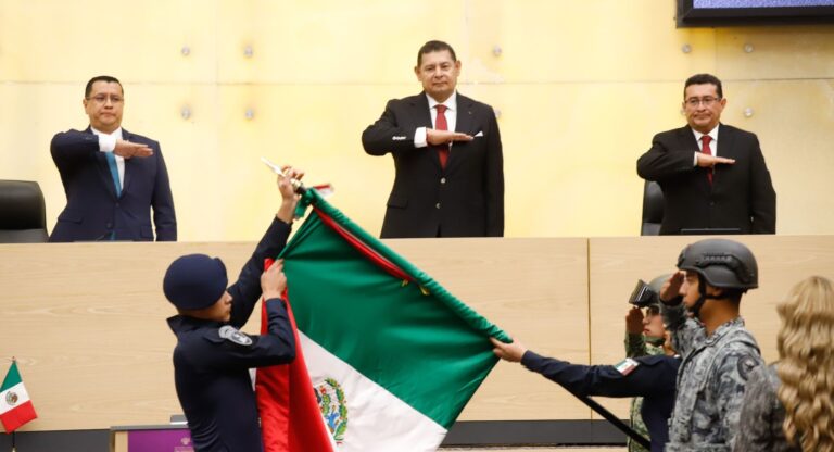 Me indigna el saqueo a que estuvo sometido Puebla: Armenta