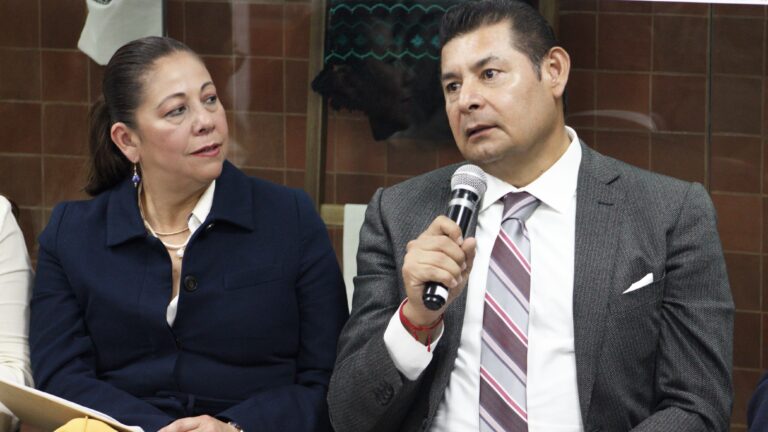 Puebla avanza poniendo a las personas al centro de las decisiones: Laura Artemisa