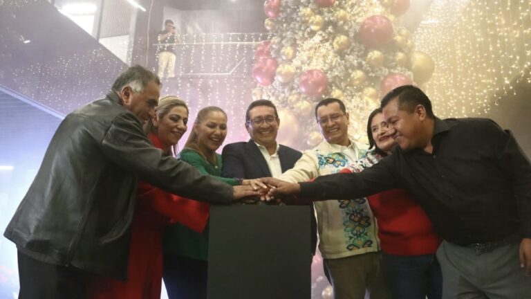 Destacan fraternidad y convivencia en el encendido del árbol navideño del Congreso 