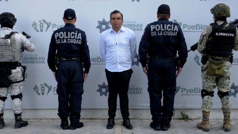 Detiene Gobierno de la Ciudad a un hombre por el delito de robo a interior de vehículo