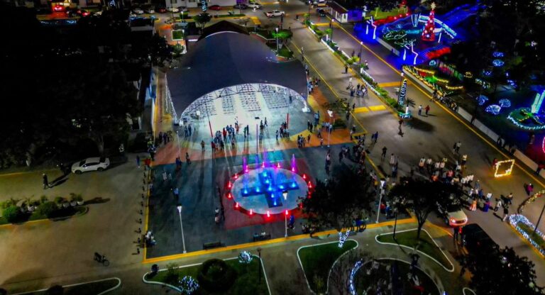Inauguran concha acústica y torre de consultorios durante el 84 aniversario de Cementos Cruz Azul Oaxaca